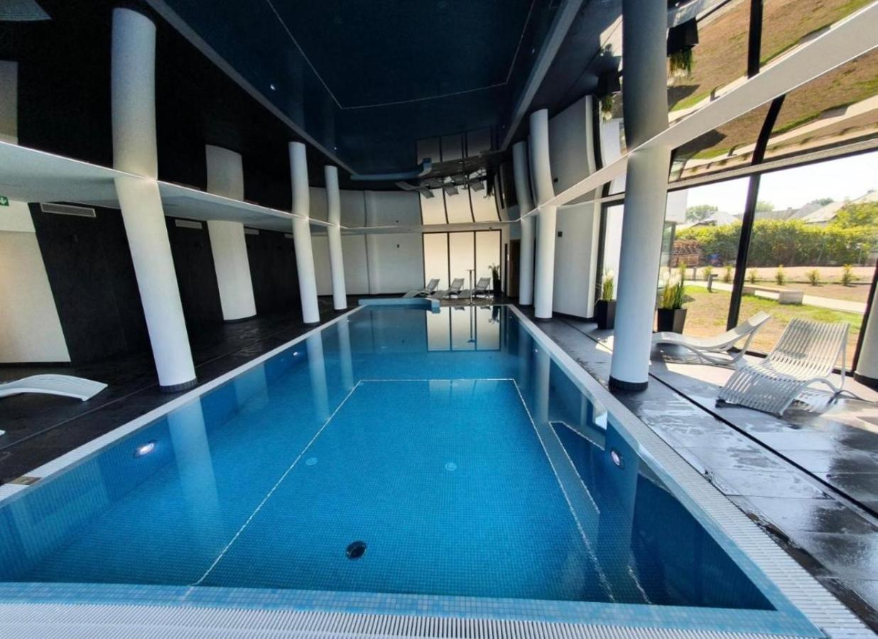 Westin House No 407 Apartment *